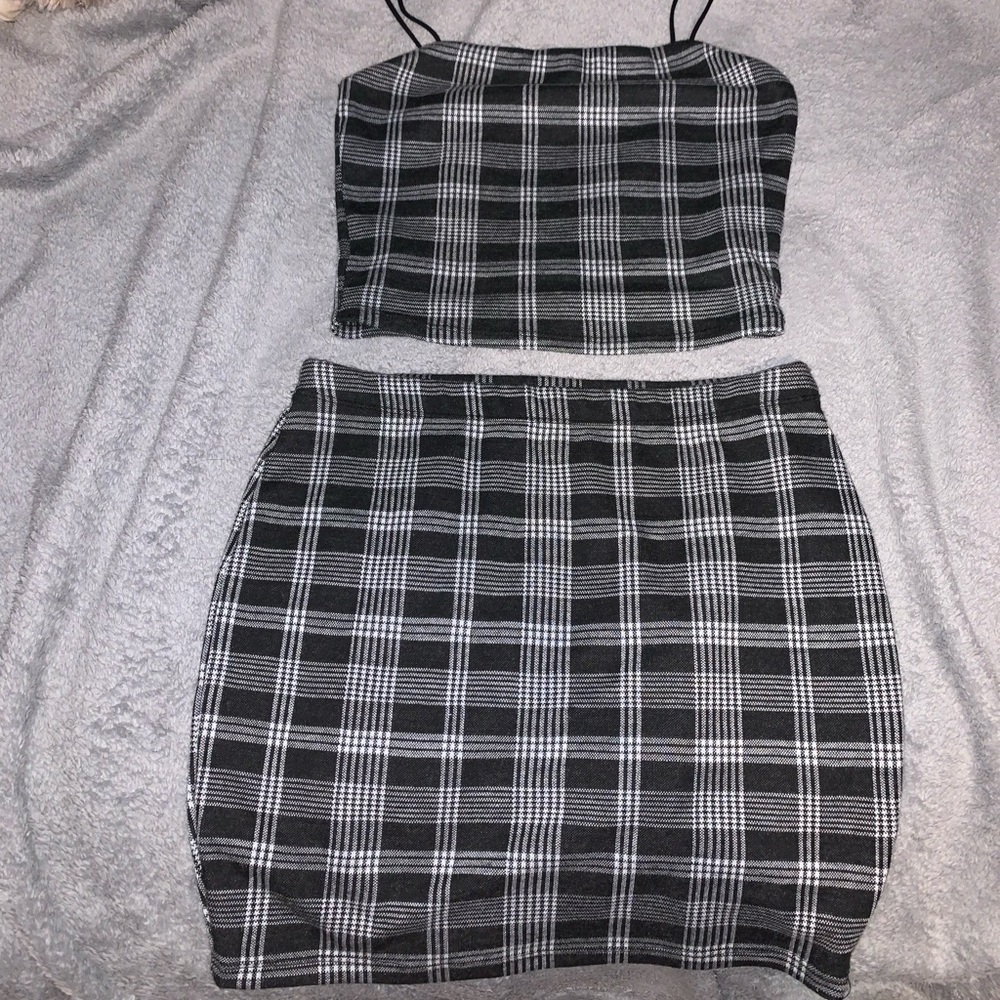 top is a small, bottom is medium